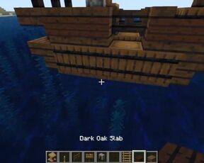 How to build a small pirate ship in Minecraft