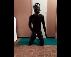 Transgirl with 3 Breathplay masks jerks off in Full Latex Suit